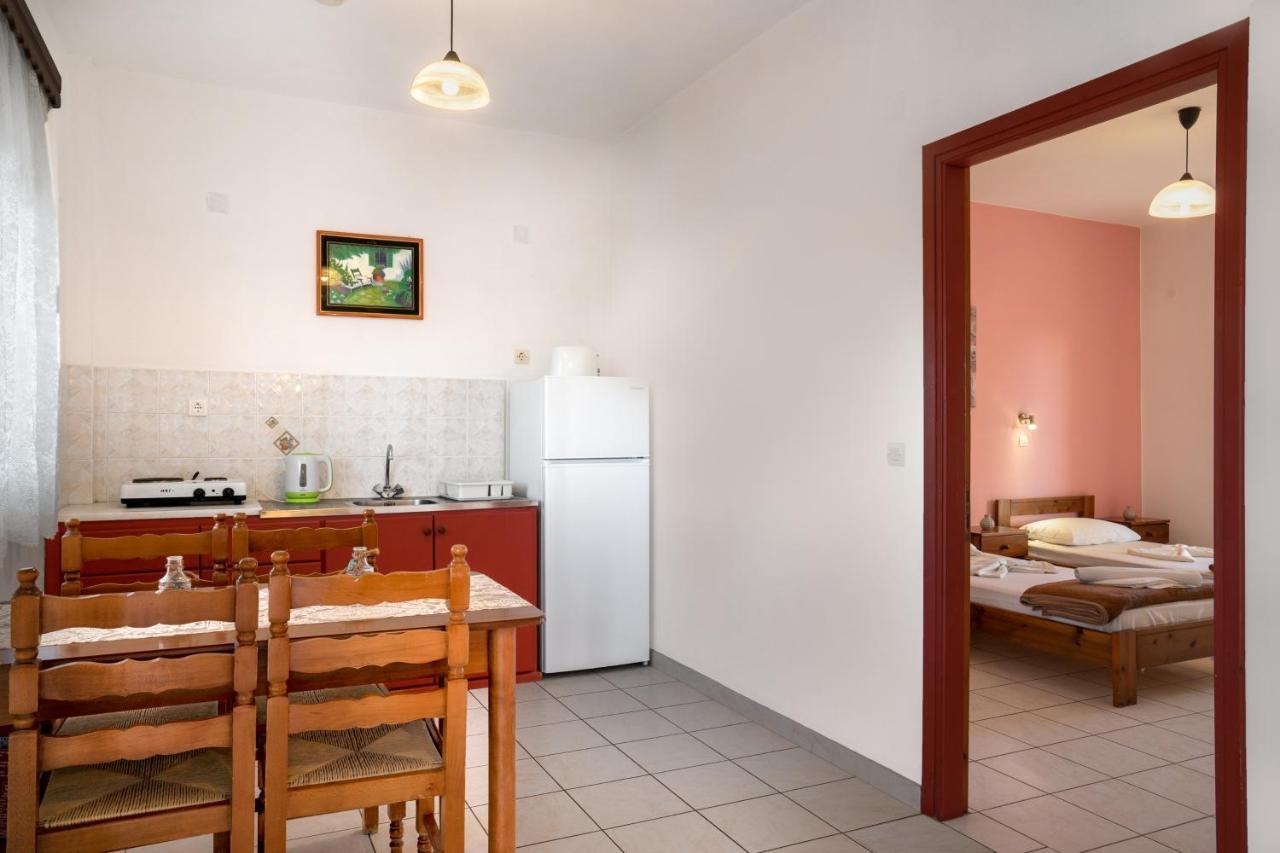 Antonis Apartments Kalamákion Eksteriør bilde